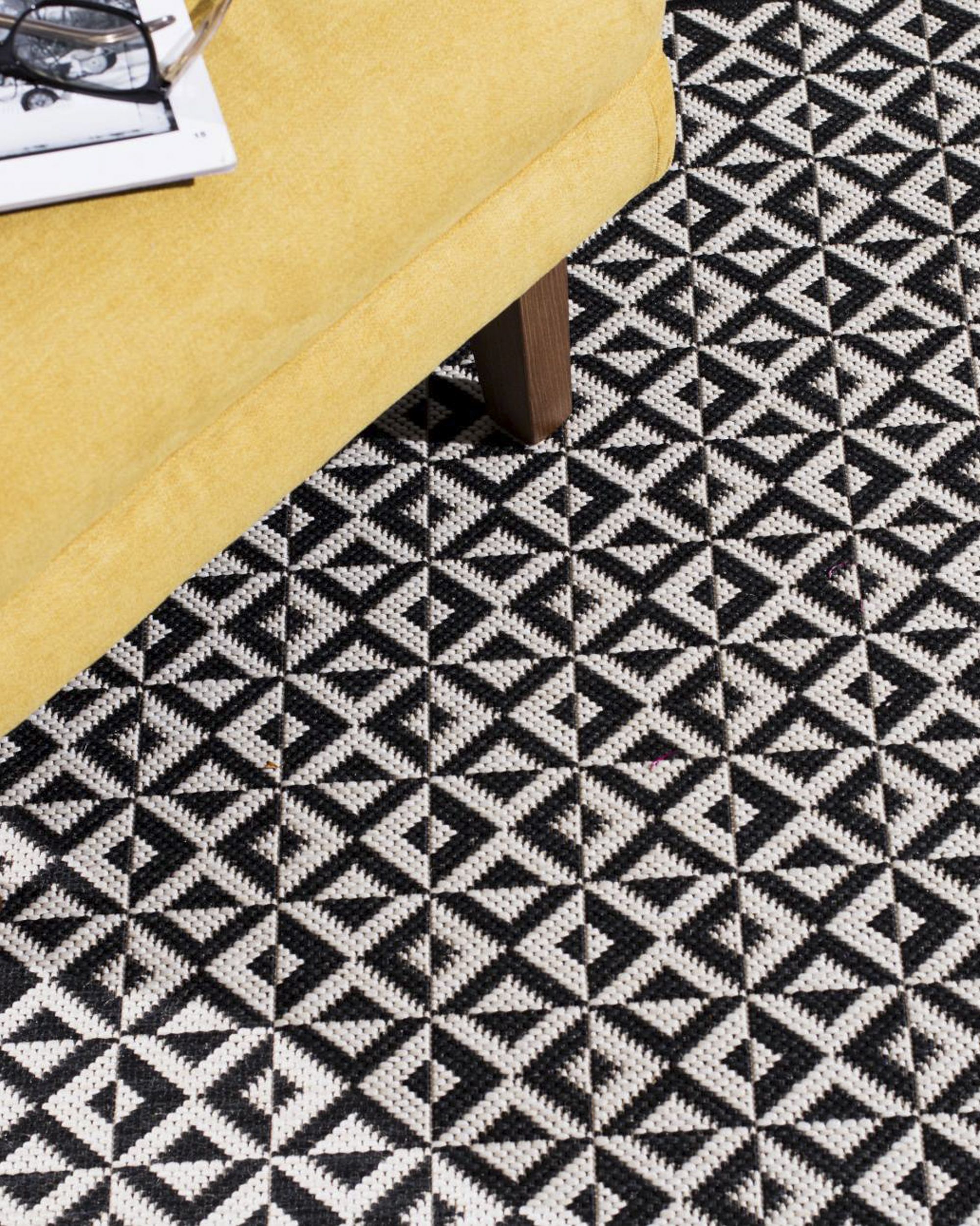 Modern Geometric black/wool 120x170cm (hover)