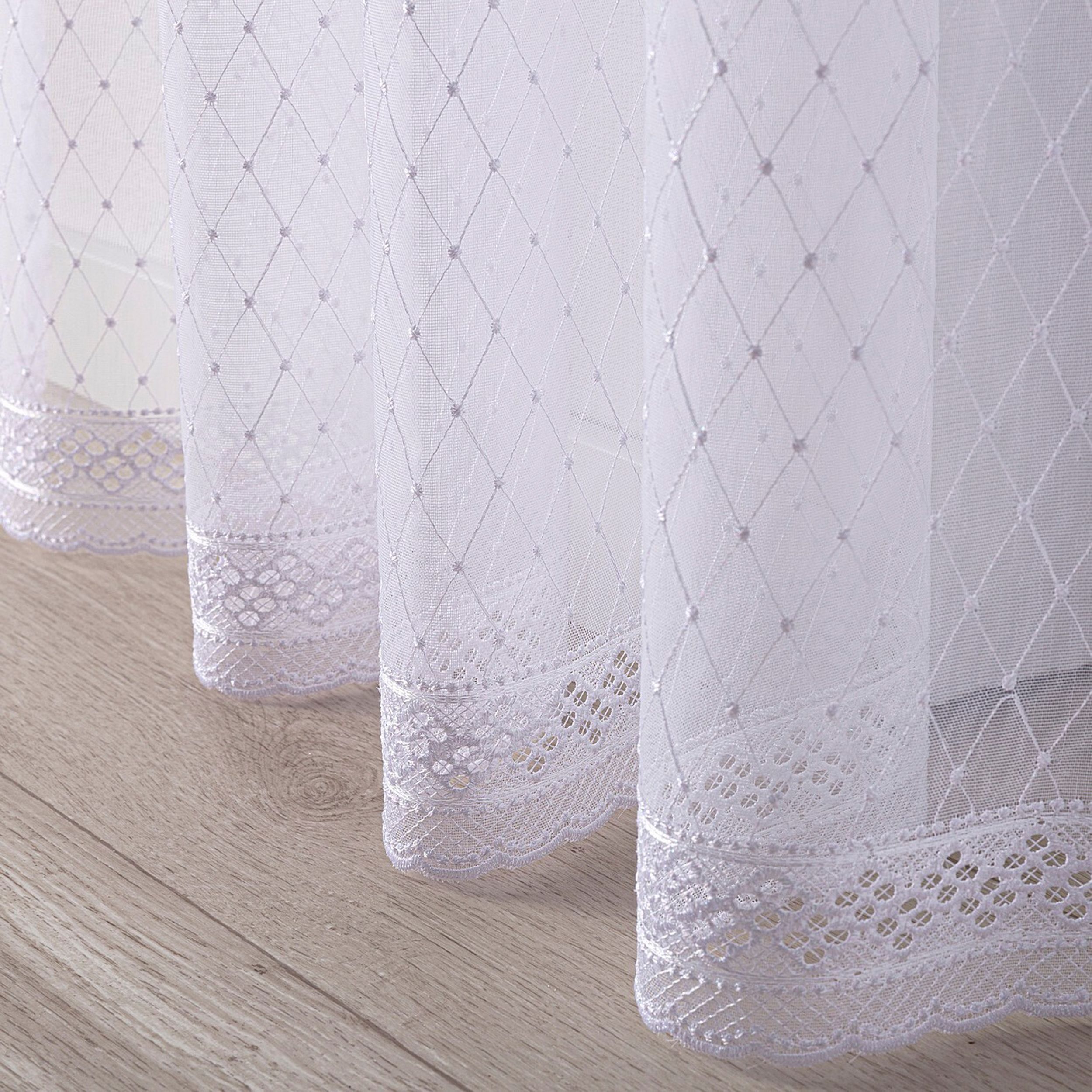 Voile 186-44 hvit med mønsterkant